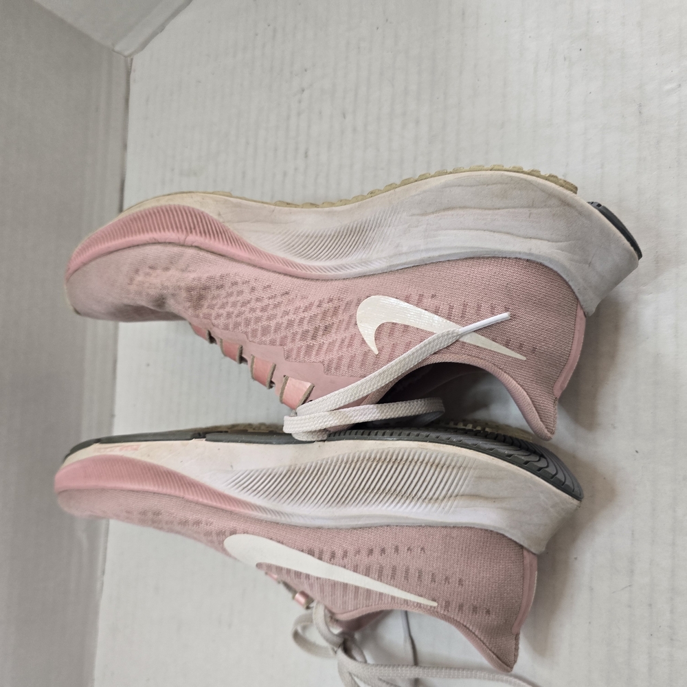 Nike Pink and White Athletic Shoes with Textured Knit Design - Picture 3 of 8